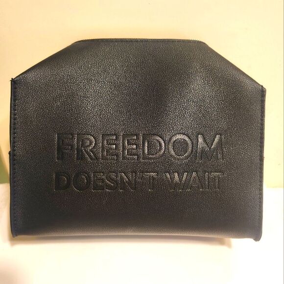 Brand New YSL Beaute "Freedom Doesn't Wait" Black Vegan Leather Makeup Pouch - Picture 1 of 5